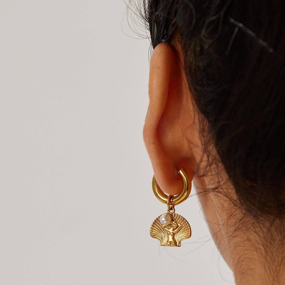 18K Guld Skaldjur Inlagt Med Pärla Strandstil Örhängen och Halsband Set