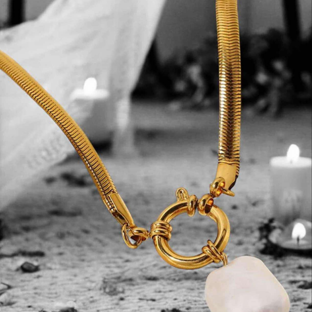 Elegant Ljus lyx Inlagd Pärldesign Hänge Halsband